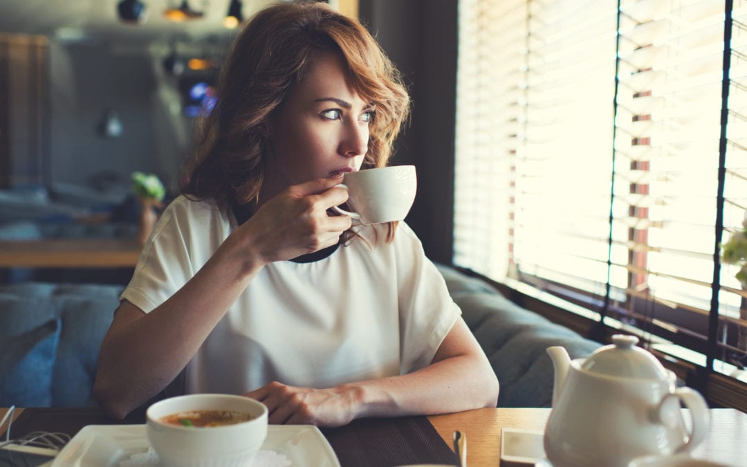 A cosa è dovuta la colorazione alterata dello smalto dei denti?