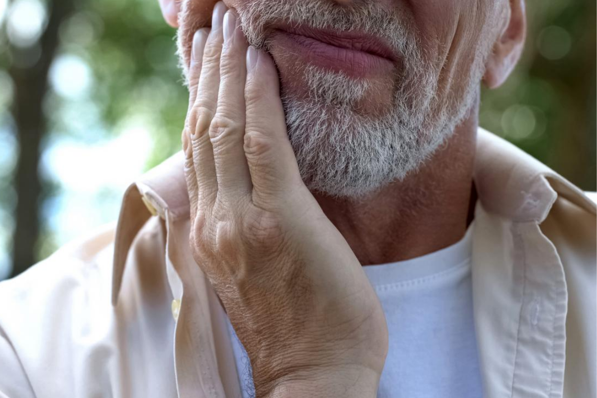 Scarsa igiene orale e polmonite: ecco spiegato il legame