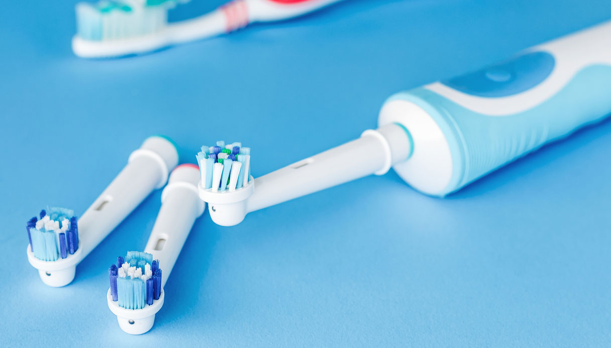 La storia dello spazzolino elettrico, dal Broxodent ad oggi