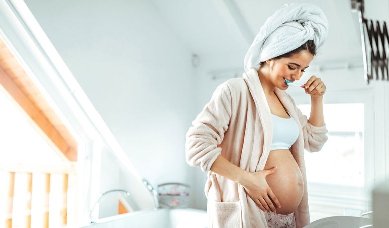 Salute orale in gravidanza: perché rivolgersi ad uno specialista