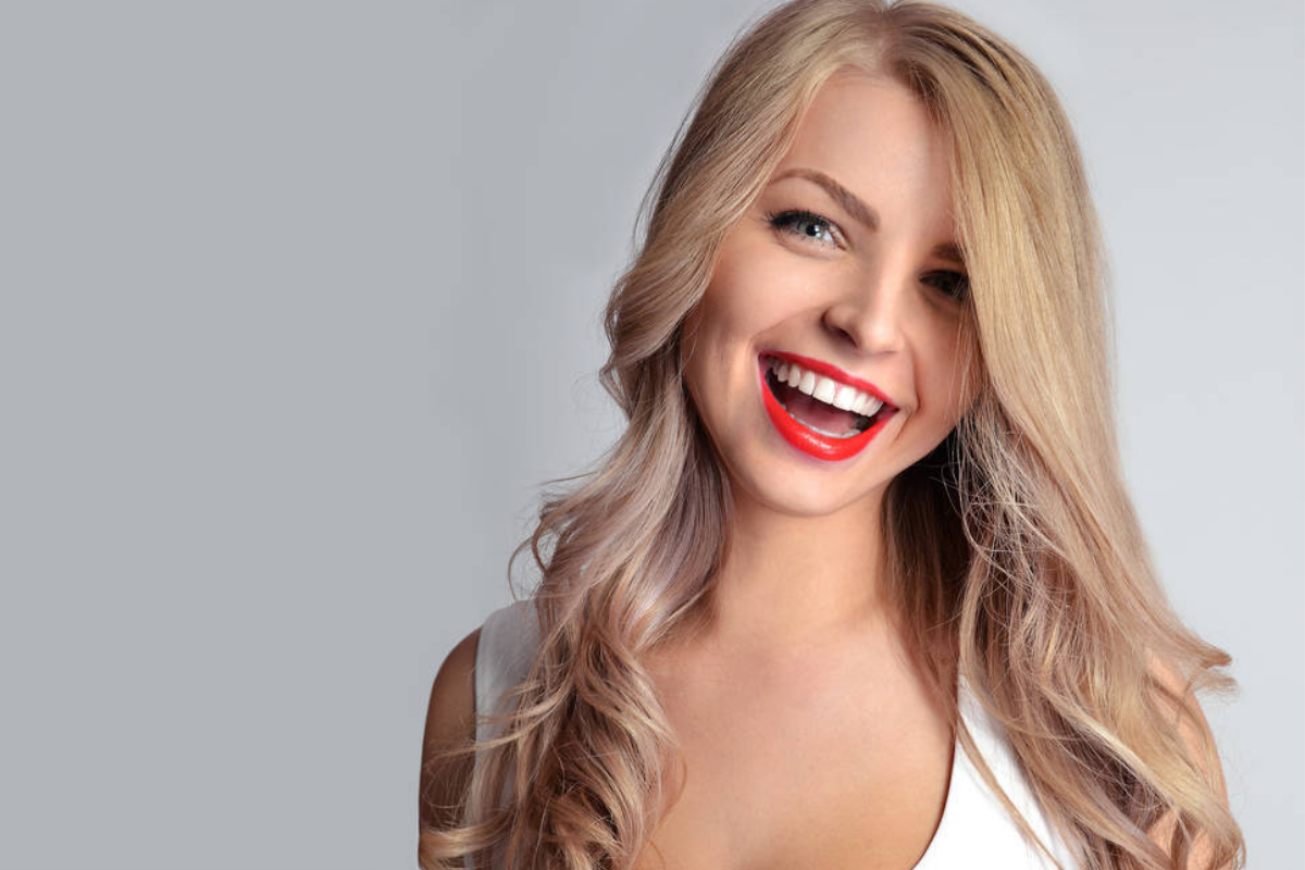 Quale rossetto può far apparire i tuoi denti più bianchi?