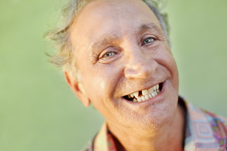 Perché agli adulti non ricrescono i denti: ecco le risposte