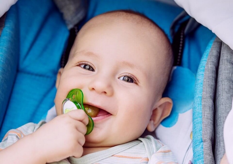 Bambini e ciuccio: quanto conta l’odontoiatria pediatrica?