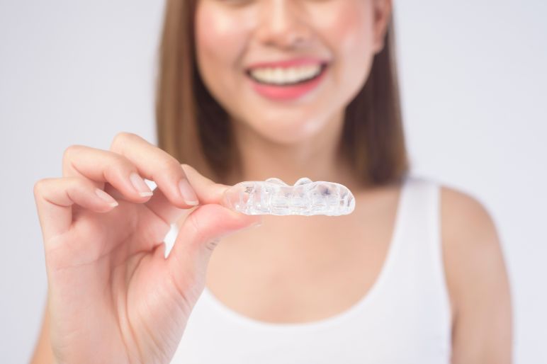 Invisalign Catania: rivoluzioniamo il tuo sorriso