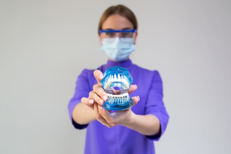 Ortodonzia preprotesica: l’importanza di una base solida per il tuo sorriso