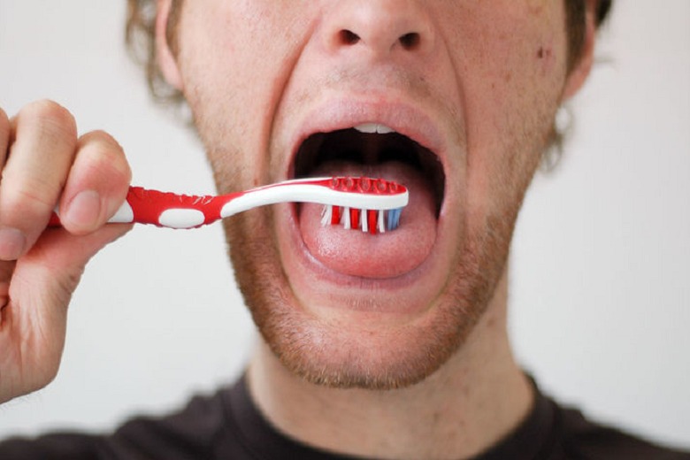 pulizia-della-lingua